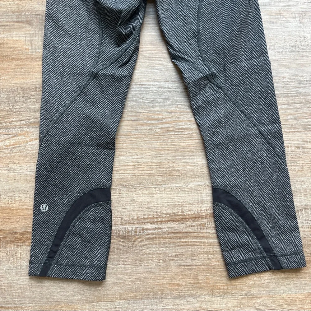 Lululemon Align Cropped Herringbone Leggings 4 EUC 
Gym Workout Activewear - Picture 8 of 9